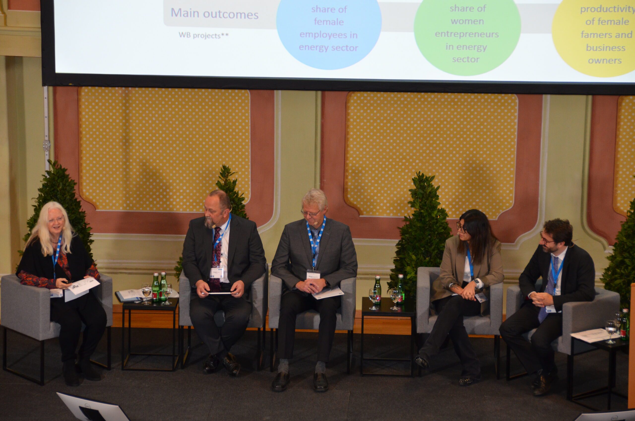 Viennahydro 2022 Speakers sitting in a panel