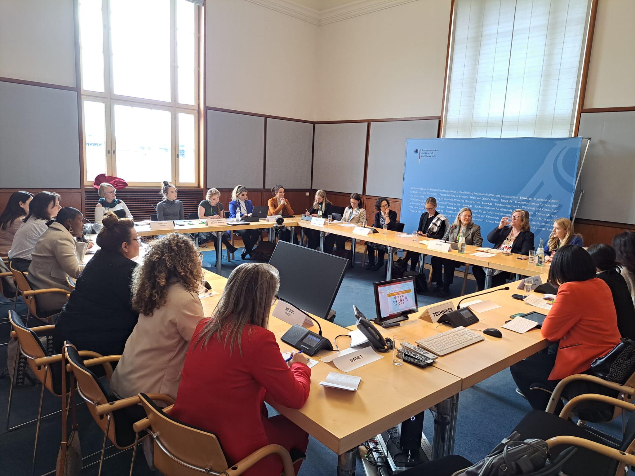 Roundtable photo of event participants